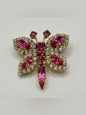 VTG Suzanne Bjontegard Pink Crystal Butterfly Brooch Gold Tone Rhinestone Pin
